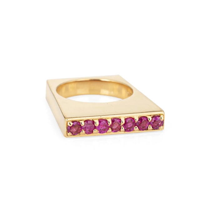 This is part of Chairish’s Fine Jewelry assortment. Vintage Tiffany & Co square ruby ring, crafted in 18k yellow gold...