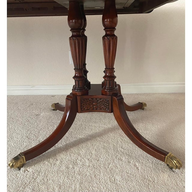 Textile Baker Furniture Historic Charleston Collection Georgian Banded Mahogany Double Pedestal Table and Eight Chairs Exquisite Excellent Condition For Sale - Image 7 of 18