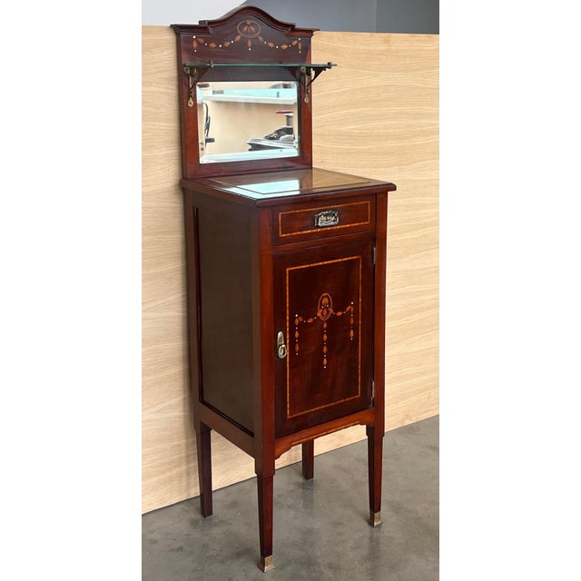 1900s, Art Nouveau Pair of Walnut Nightstands with Crest and Glass Shelve For Sale - Image 4 of 18