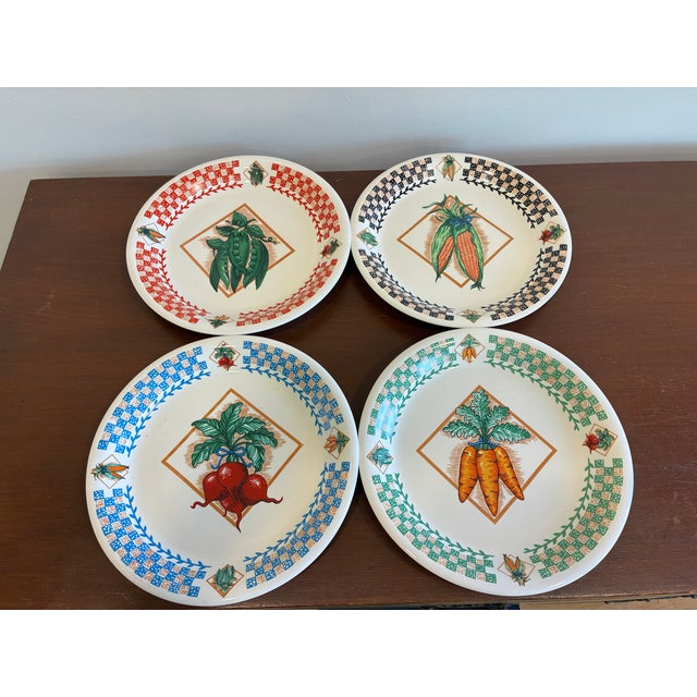This cheerful set of 4 vintage finds Fresh Garden dinner plates brings a playful touch to any table. Each plate displays a...
