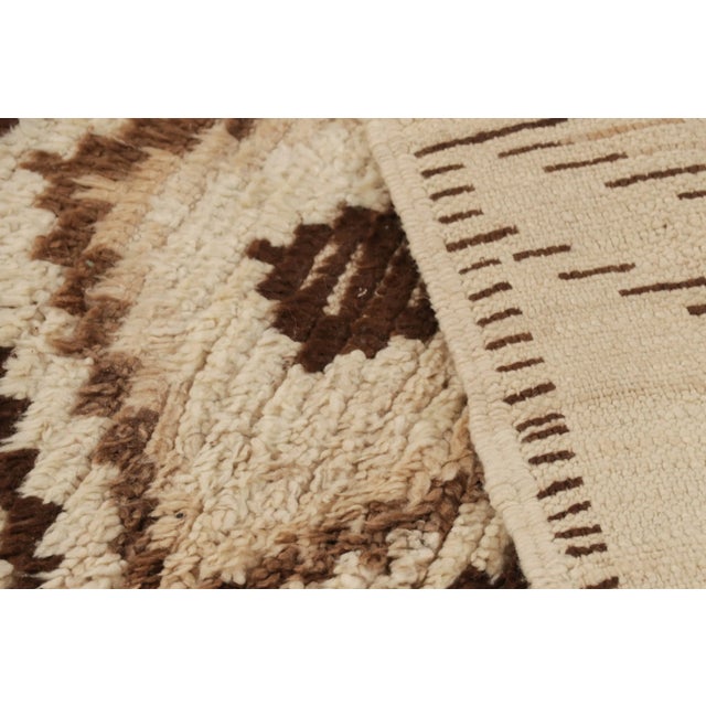 Textile Vintage Moroccan Rug, Beige With Brown Diamond Patterns - Rug & Kilim For Sale - Image 7 of 7