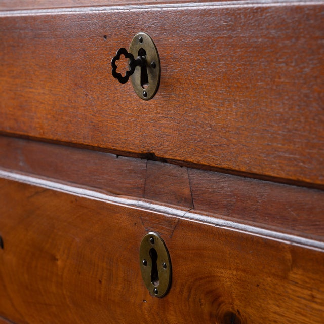 Walnut Chippendale Chest, Pennsylvania, 18th Century For Sale - Image 11 of 14