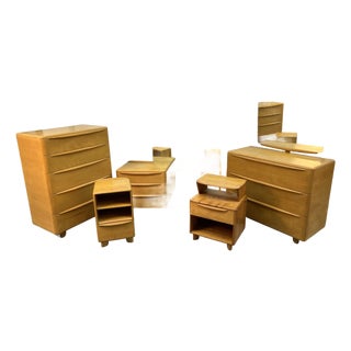 Classic Five Piece Mid-Century Bedroom Set by Heywood-Wakefield Co.5 Pieces For Sale