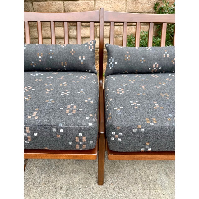 1950s Mid-Century Danish Modern 2-Seater Slat Back Settee For Sale - Image 5 of 12