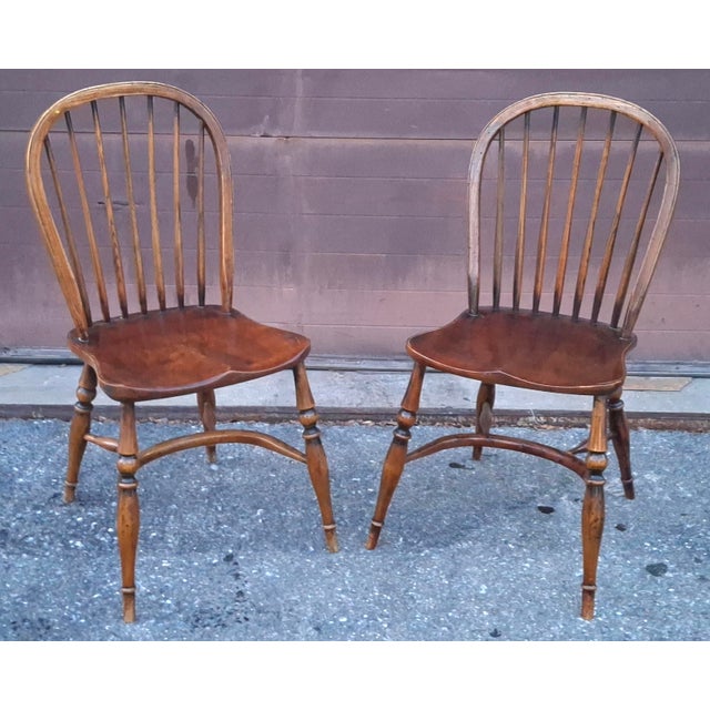 Early 20th Century Pair of English Windsor Style Stained Oak Side Chairs For Sale - Image 4 of 9
