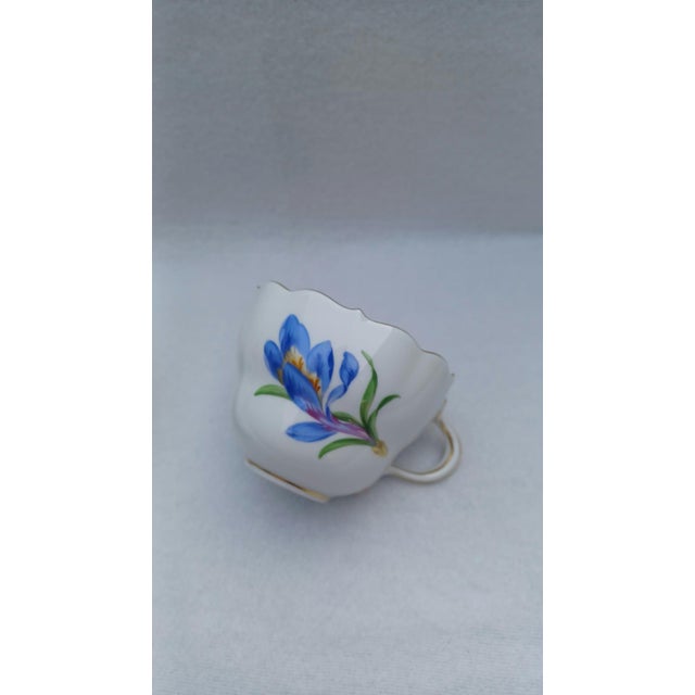 Porcelain Tea Cup and Saucer with Hand-Painted Blue Crocus from Meissen, 1960, Set of 2 For Sale - Image 4 of 17