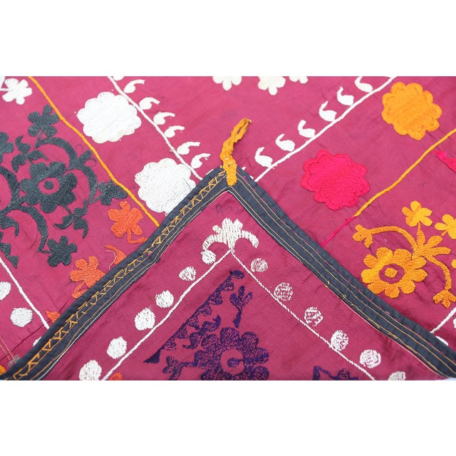 1940s Vintage Uzbek Embroidered Suzani Panel | Hand Embroidered Textile Tapestry For Sale In Los Angeles - Image 6 of 8