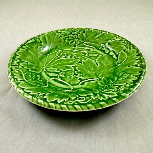 1980s 1980s Bordallo Pinheiro Green Grape Vine & Basket Weave Green Plate For Sale - Image 5 of 9