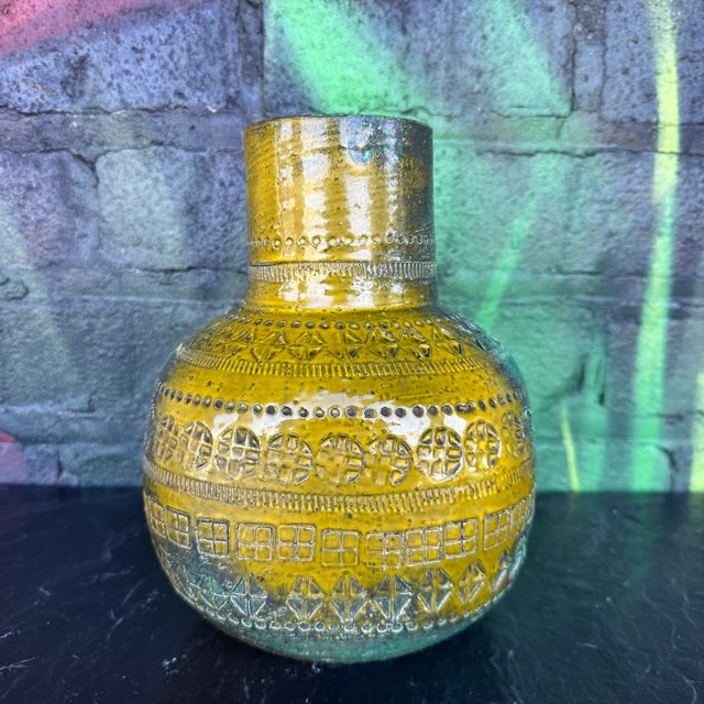 Mid-Century Modern Mid 20th Century Raymor Bitossi Ceramic Midcentury Modern Vase For Sale - Image 3 of 11