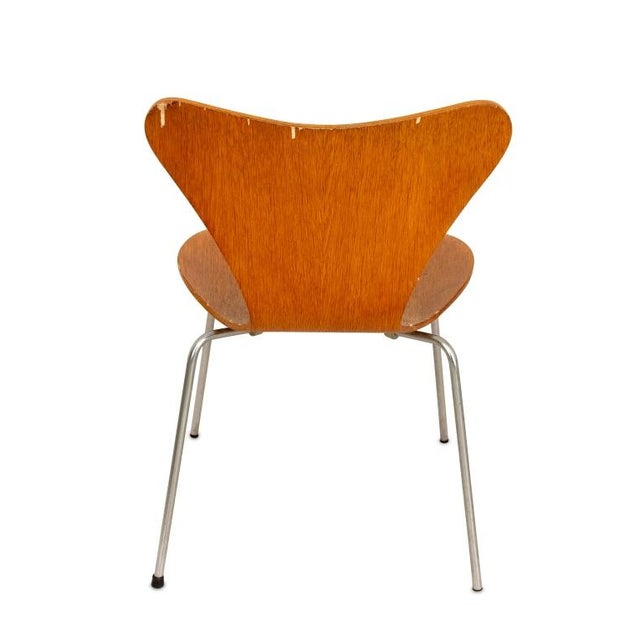 Arne Jacobsen Arne Jacobsen X Fritz Hansen Series 7 Chairs, Pair For Sale - Image 4 of 6