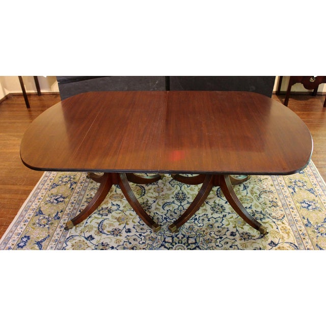 Early to Mid-20th Century English Double Pedestal Dining Table For Sale In Raleigh - Image 6 of 7