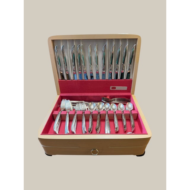 1847 Rogers Bros Flair Mid Century Modern Silverplate Flatware Service for 16 W/ Chest - 121 pcs For Sale - Image 12 of 12