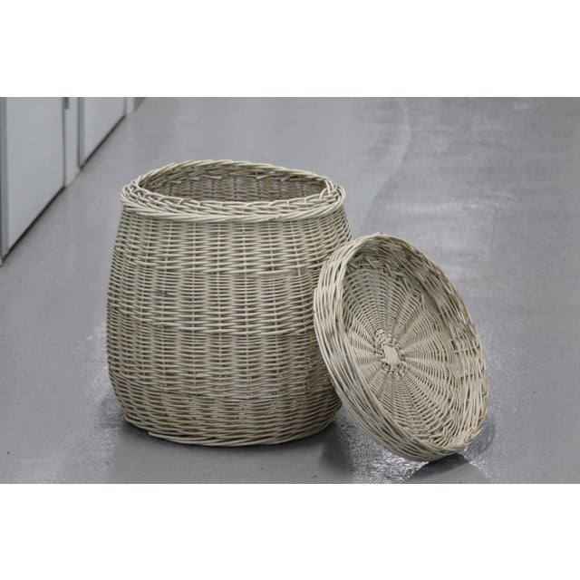 White Wicker Basket with Lid, 1970s For Sale - Image 12 of 12