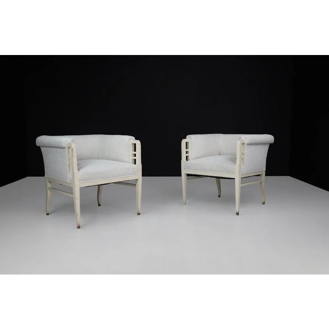 1910s Large Art Nouveau Armchairs in Bouclé Upholstery, Austria, 1910, Set of 2 For Sale - Image 5 of 13