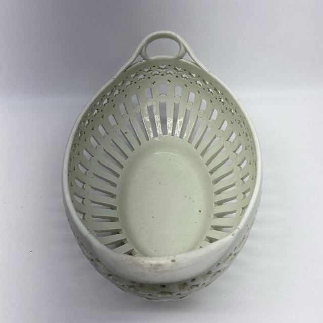 Antique 18th Century English George III Shorthose Creamware Basket For Sale In New York - Image 6 of 6