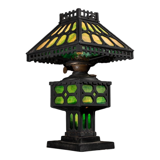 Early 20th Century Arts and Crafts Green Slag Glass and Cast Iron Table Lamp For Sale