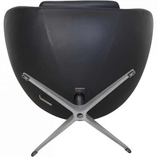 Egg Chair in Black Aura Leather by Arne Jacobsen, 2016 For Sale - Image 15 of 18