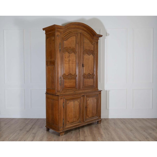 18th Century French Blond Oak Buffet Deux Corps with Molded Panels For Sale In Atlanta - Image 6 of 9