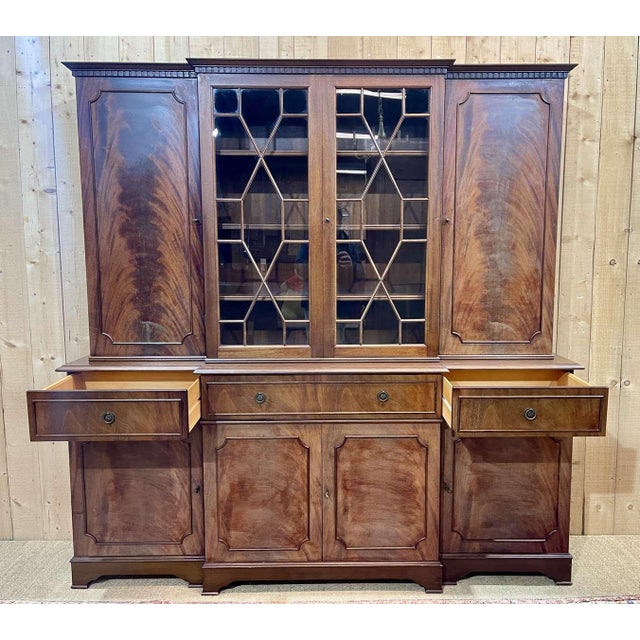 1970s English Secretary Bookcase in Mahogany, 1970s For Sale - Image 5 of 17