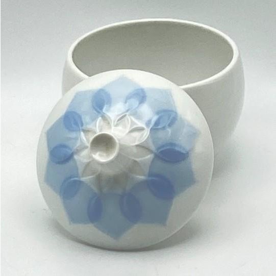 Vintage Bjorn Wiinblad “Lotus Azure” for Rosenthal Studio-Line Coffee & Dessert Service for 12: Complete 40-Piece Set For Sale - Image 10 of 18