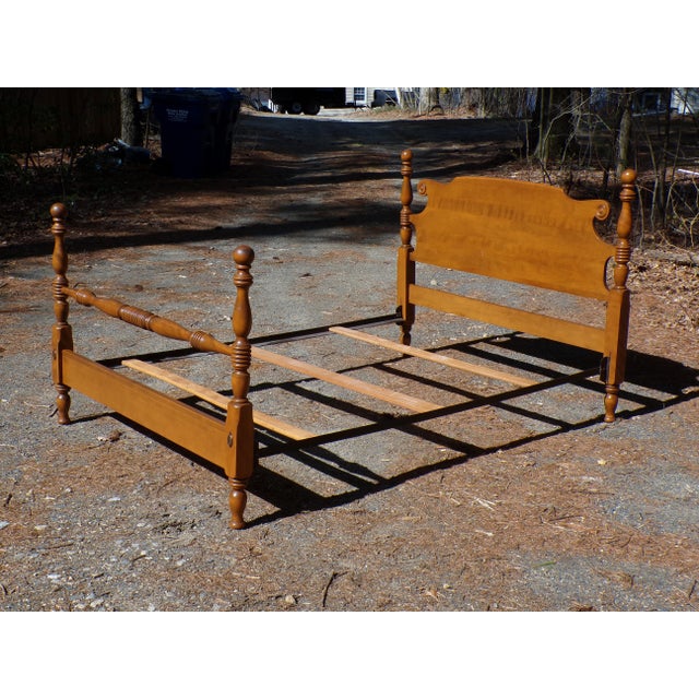Ethan Allen Vintage Ethan Allen Baumritter Solid Maple Full Double Cannonball Poster Bed For Sale - Image 4 of 17