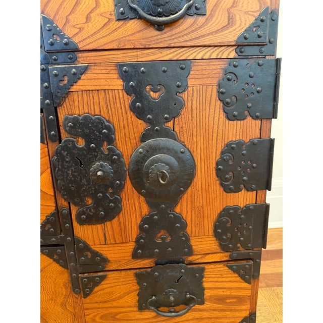 Late 19th Century Japanese Tansu Chest - Large High-Grade Keyaki Wood - Meiji Period For Sale - Image 12 of 13
