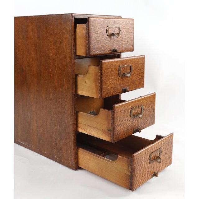 Shaw Walker Mid 20th Century Shaw Walker Four Drawer Oak Desktop File Cabinet For Sale - Image 4 of 10