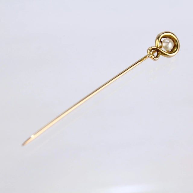 Art Nouveau Antique Art Nouveau 10 Karat Gold & Seed Pearl Stick Pin For Sale - Image 3 of 6