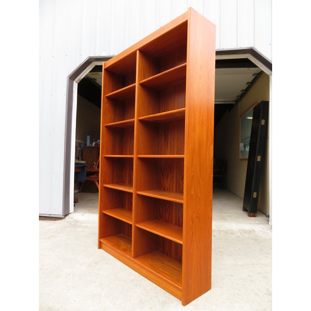Early 20th Century Vintage Danish Modern Teak Double Bookcase Bookshelf Mid Century Hundeved Style Display Shelf For Sale - Image 5 of 16