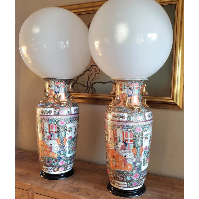 Chinoiserie Pair of Large Table Lamps Rose Medallion 19th Century Porcelain Palace Vases Custom Made Globe Lamps For Sale - Image 3 of 12
