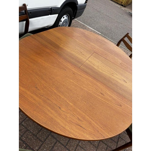 Brown Mid-Century Modern Circular Extendable Oval Dining Table and Dining Chairs, Set of 5 For Sale - Image 8 of 14