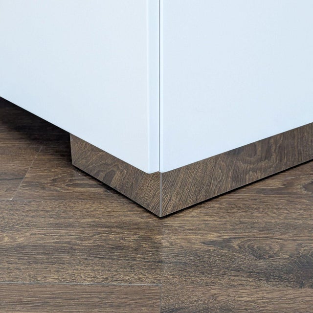 White Coaster Felicity Modern 5-Drawer White Chest With Chrome Handles For Sale - Image 8 of 10