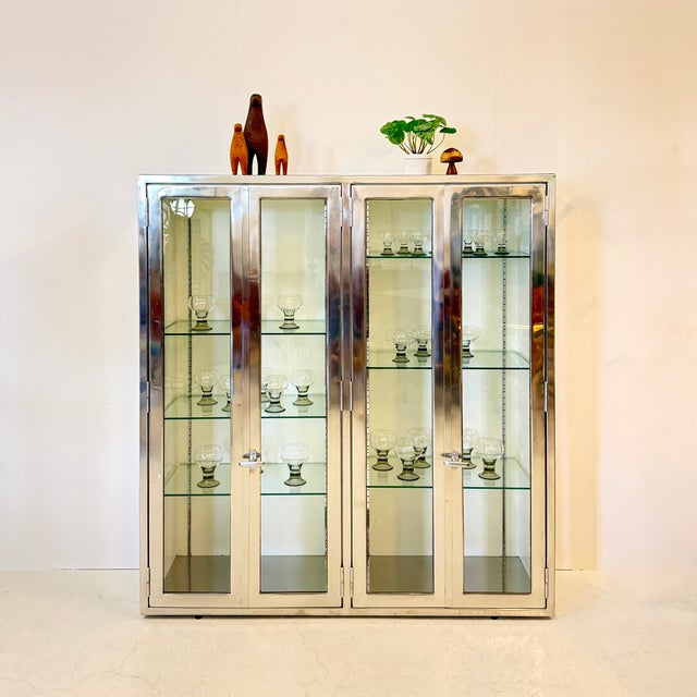 Large Vintage Display Case in Stainless Steel and Glass, 1960s For Sale - Image 9 of 10