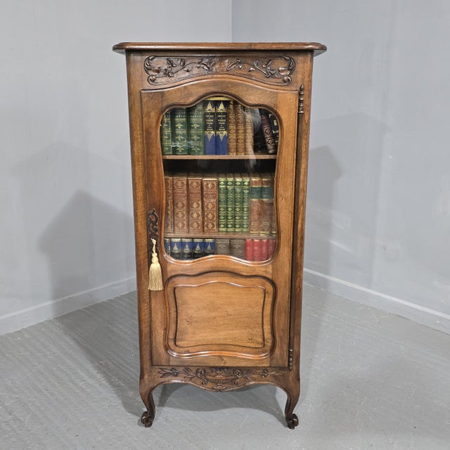 French Walnut Bookcase, 1880 For Sale - Image 11 of 11