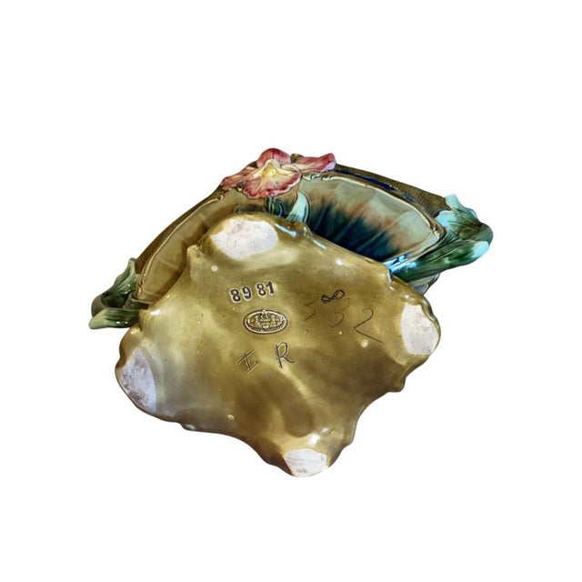 Austrian Majolica Lily Jardinière Greiner & Sohn, Circa 1900 For Sale - Image 9 of 9