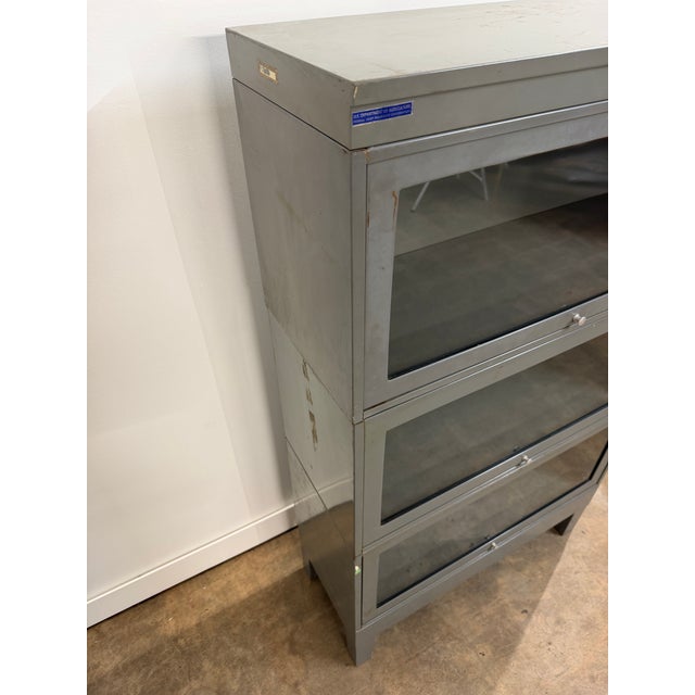 Vintage Industrial Steel Three-Stack Barrister Bookcase, u.s. Government Provenance For Sale - Image 11 of 15
