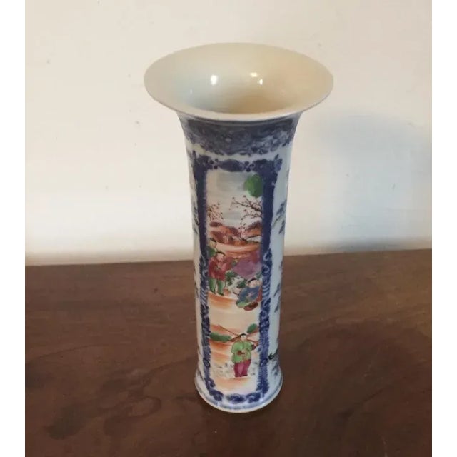 18th Century Chinese Export Porcelain Decorated Vase For Sale - Image 9 of 11
