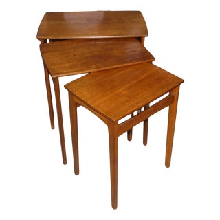 Mid Century Modern Teak Nesting Tables by Svend Åge Madsen for Karl Lindegaard Furniture Factory, 1960s, Set of 3 For Sale