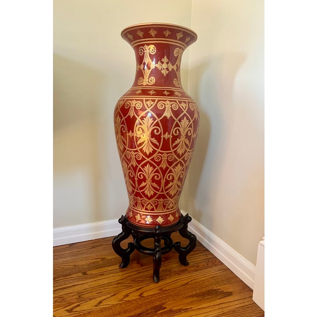 Traditional Large Hand-Decorative Red & Gold Floor Vase With Wood Stand For Sale - Image 3 of 4