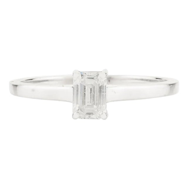 18k Gold Emerald-Cut Diamond Modern Engagement Ring Size 7 For Sale
