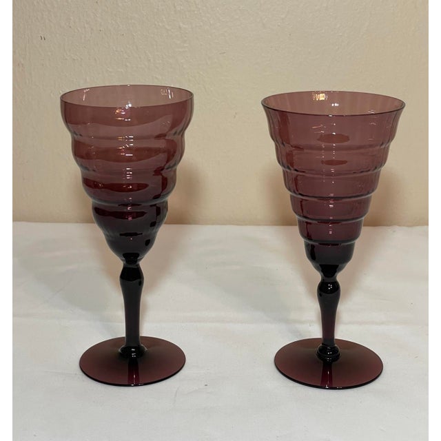 Pair of 1920s Art Deco Ribbed Amethyst Glass Wine Stem Goblets Utility Glass Works, Maryland
