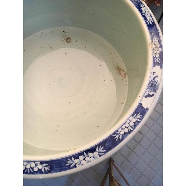 Chinese Porcelain Planters with Rosewood Pedestals, 1900s, Set of 2 For Sale - Image 9 of 11