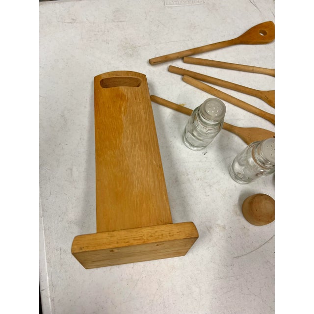 Mid Century Wooden Spoon Holder with Salt & Pepper Set -8 Pieces For Sale In West Palm - Image 6 of 10