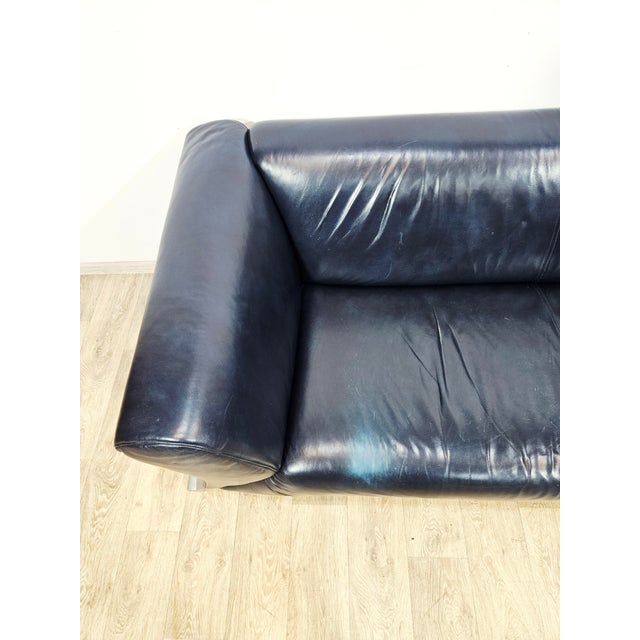 The Rolf Benz 322 is a true design classic. The sofa was designed by Anita Schmidt and introduced by Rolf Benz in 1987....
