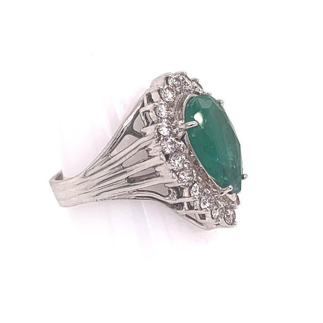 Diamond Emerald Ring 7.50 TCW 18 Karat GIA Certified, Size 6.5 For Sale - Image 10 of 10