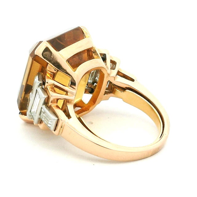 Metal 1980s Italian 18k Gold Citrine & Baguette Diamond Architectural Cocktail Ring, Size 6 For Sale - Image 7 of 15