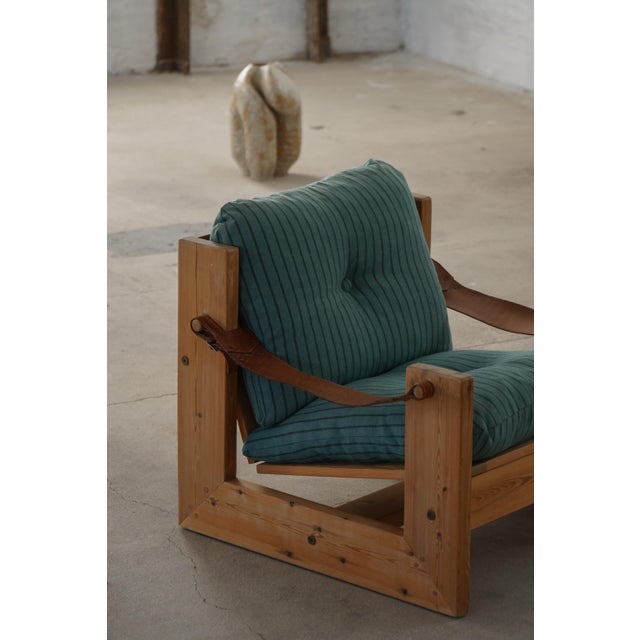 1970s Swedish Modern Pine Lounge Chairs with Leather Armrests, 1970s, Set of 2 For Sale - Image 5 of 18