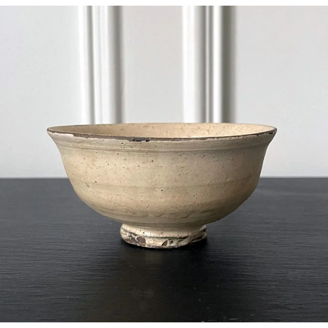 Ceramic Antique Korean Ceramic Komogai Chawan with Tamagode Glaze For Sale - Image 7 of 13