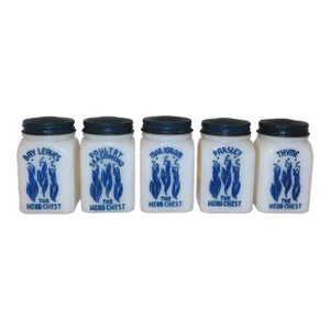 The Herb Chest Vintage Shakers - Set of 5