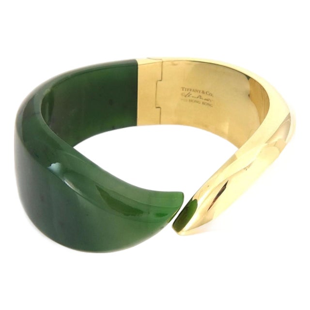 Mid 20th Century Tiffany & Co. Elsa Peretti Green Jade 18k Yellow Gold Cuff Bangle Bracelet For Sale